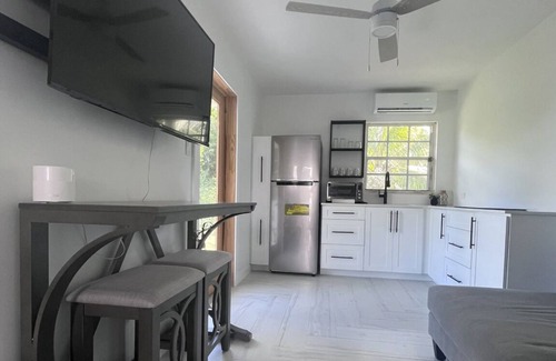 Seven Mile Beach Wohnung | 7mile-Hidden Hideaway-King Bed-Kitchen-Pool