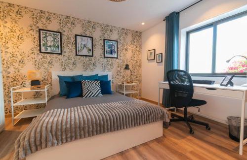 Santo Antonio dos Olivais Haus | 7Min to Uni Sé-Velha - AC - Work Desk - 300MBs WiFi - Suite 5