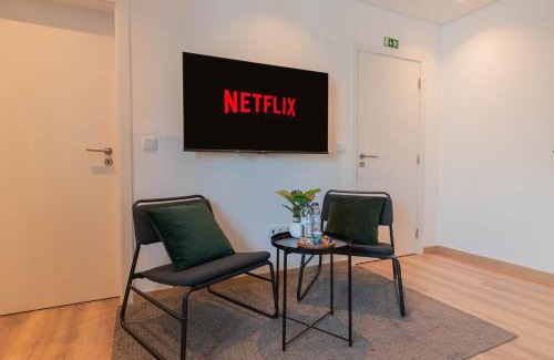 Santo Antonio dos Olivais Haus | 7Min to Uni Sé-Velha - AC - Work Desk - 300MBs WiFi - Suite 5
