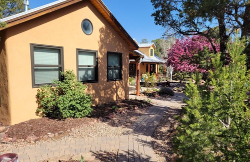 Canoncito Haus | Verkauf 7. nt GRATIS!$ 125 - $ 595 pro Nacht Abgeschiedenes NM Style Retreat Enchila