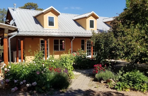 Canoncito Haus | Verkauf 7. nt GRATIS!$ 125 - $ 595 pro Nacht Abgeschiedenes NM Style Retreat Enchila