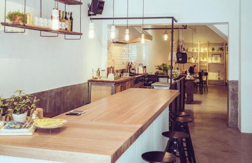 Hengchun Old Town Bed & Breakfast | 8 Door老宅民宿