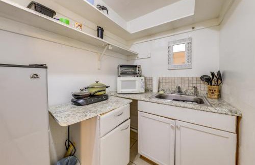 Miramar Wohnung | 8 Mi to Beach! Miramar Guest Suite with Pool Access