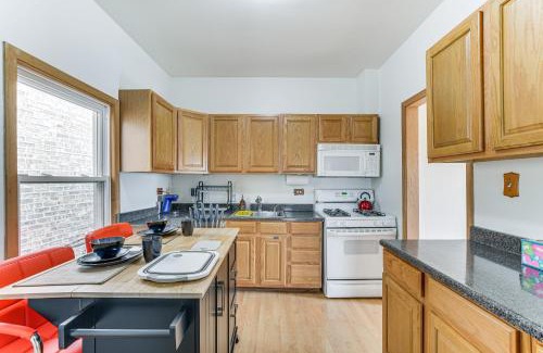 Oak Park Haus | 8 Mi to Chicago Oak Park Home with Fenced Backyard!