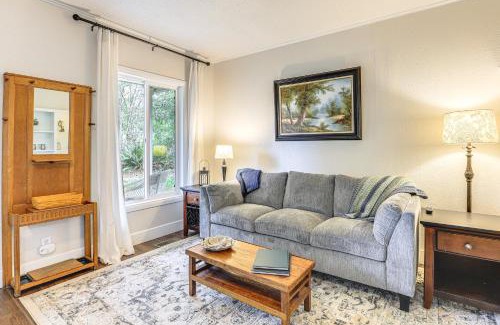 Carver Haus | 8 Mi to Columbia River Gorge Cottage with Deck!