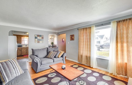 Garfield Heights Haus | 8 Mi to Dtwn Cleveland Quiet Home with Fenced Yard