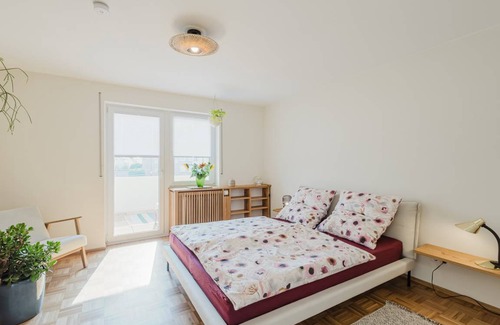 Weiden in der Oberpfalz Wohnung | 81 m² Ferienwohnung ∙ 2 Schlafzimmer ∙ 4 Gäste