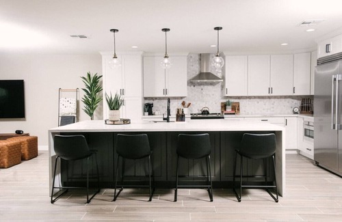 Park Scottsdale One Haus | Spacious Elegant Rental in Old Town - Hot Tub+Pool