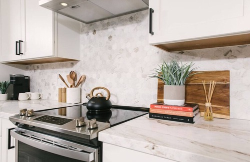 Park Scottsdale One Haus | Spacious Elegant Rental in Old Town - Hot Tub+Pool