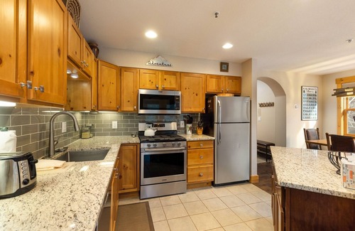 Keystone Eigentumswohnung | 8767 Trappers Crossing 4 Bedroom Condo by RedAwning