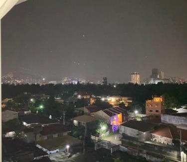 Mandaue Wohnung | 8C Studio Unit with Free Wifi Pool and Gym