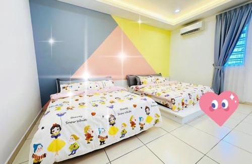 Malacca City Haus | 8pax 民宿ktv kid play pool 温馨房子near cheng melaka
