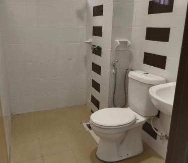 Taman Teratai Haus | 8Pax comfortable setia residen