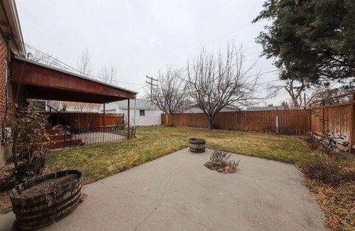 Sugar House Haus | 9 BEDS / SLEEPS 10+ — ICONIC SUGARHOUSE HOME