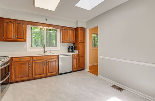 Dayton Haus | 9 Mi to Historic District: Ellicott City Home!