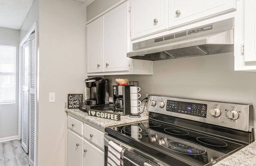 Valdosta Wohnung | 9 Mi to Moody Afb: Newly Updated Condo Near Dining