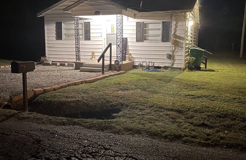 Pine Bluff Haus | 9 minutes to Saracen Casino! Cozy 3BR 1B Family Home with flat screen and wifi.