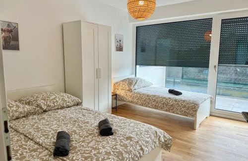Grinzing Wohnung | 90 m2 Apartment with 2 Balconies & Free Parking
