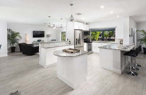 Tropic Isle Haus | 910 Managed By Brampton Park