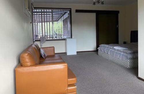 Bundoora Haus | a 别墅大床间毗邻公园和公交车站