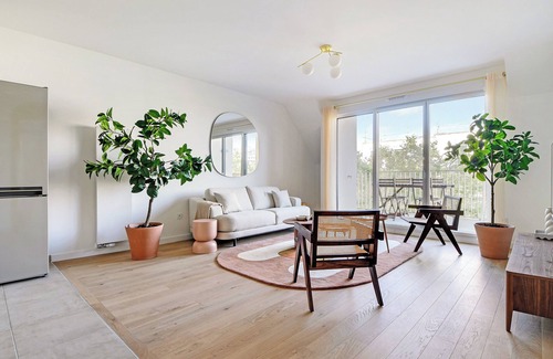 Clichy Wohnung | A Bright 3-BR/2BA in Clichy