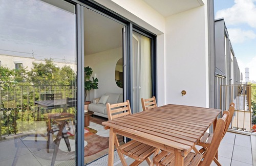 Clichy Wohnung | A Bright 3-BR/2BA in Clichy