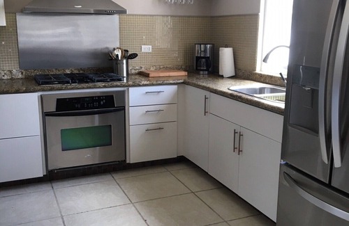 Los Cabos Haus | A Cabo Haven in a huge yard full of endemic trees and flowers (Pet Friendly!)