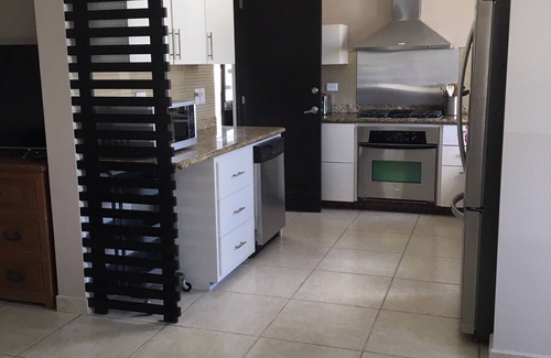 Los Cabos Haus | A Cabo Haven in a huge yard full of endemic trees and flowers (Pet Friendly!)