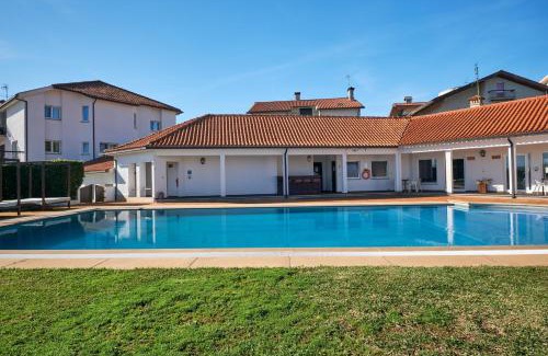 Santa Comba Dao Haus | A Casa Branca - with Pool & Jacuzzi