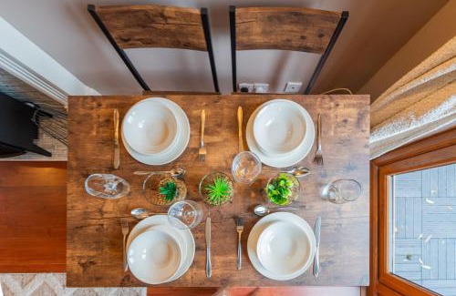 Chadderton Haus | A Cosy Home from Home