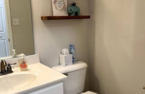 Cornerstone Haus | A cozy 2 bedroom townhome in Lynchburg close to Liberty University.