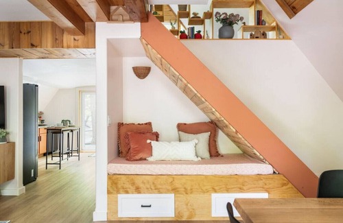 Interlochen Hütte | A cozy getaway nestled in the woods of Northern Michigan.