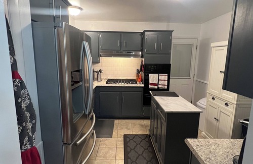 Chantilly Haus | A Cozy Master Queen Bedroom with Private Bathroom in a shared house