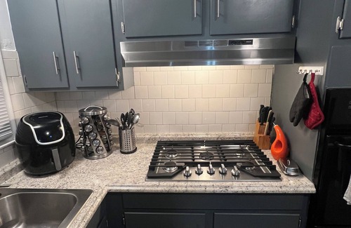 Chantilly Haus | A Cozy Master Queen Bedroom with Private Bathroom in a shared house