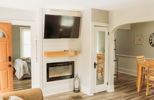 Adrian Haus | A cozy, quiet house minutes from Adrian College and Downtown