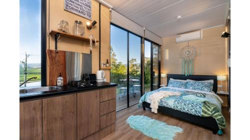 Dixons Creek Haus | A Dam Good View by Tiny Away