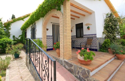 Torres Skihütte | Eine herrliche Anwesen von einem Kirschgarten umgeben und privatem Swimmingpool