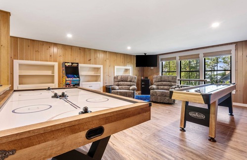 Belgrade Haus | A Family's Paradise: Spacious 3BR/2BA w/ Game Room