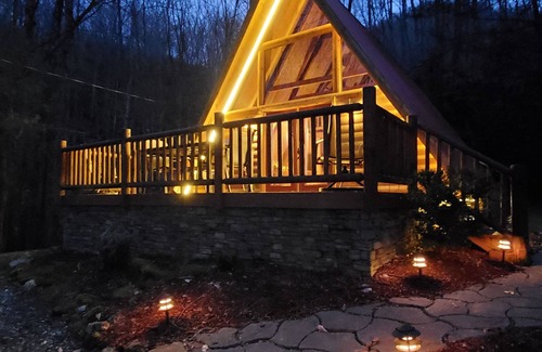 Sylva Kabine | A-FRAME LOG CABIN IN THE WOODS! -WIFI, Whirlpool, CREEK, Ansichten, Feuerstelle!