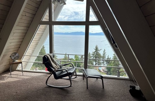 Brockway Kabine | A Frame with an A+ View