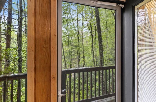Pine Ridge Wohnung | WiFi - A-Frames Under the Canopy - Multi-Cabin Retreat in Red River Gorge, Kentucky!