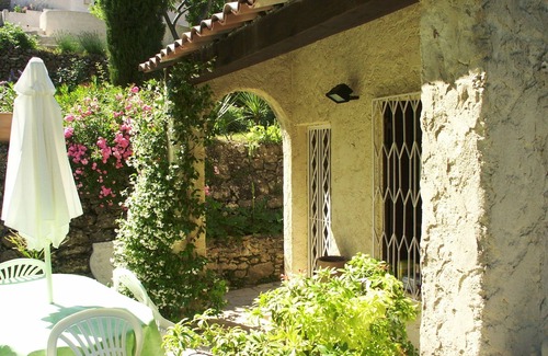 Brignoles Haus | A fully equipped villa with pool and garden in the middle of the forest