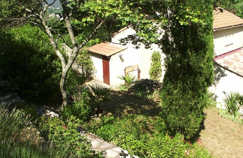 Brignoles Haus | A fully equipped villa with pool and garden in the middle of the forest