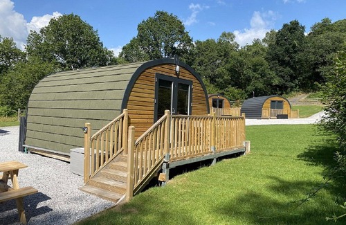 Abercwmboi Hütte | A glamping pod that sleeps 2 guests in 1 bedroom