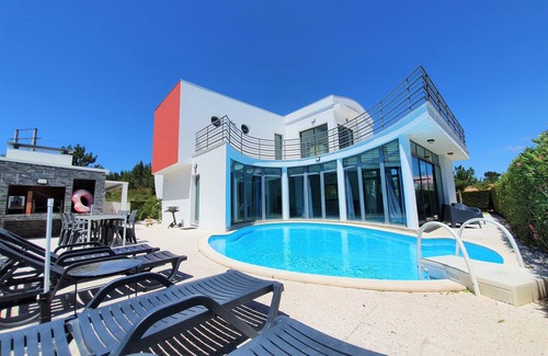 Quinta do Anjo Villa | Eine tolle Villa mit privatem Pool und herrlichem Blick auf eine Burg