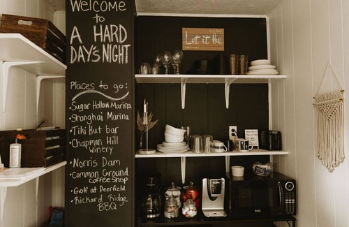 La Follette Hütte | A Hard Day’s Night - Lakefront with private dock