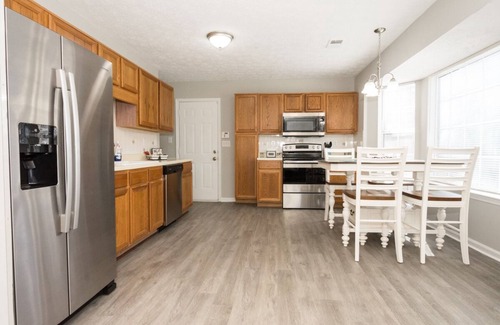 Lithonia Haus | A home away from home close to Stone Mountain Park, Decatur and Atlanta.