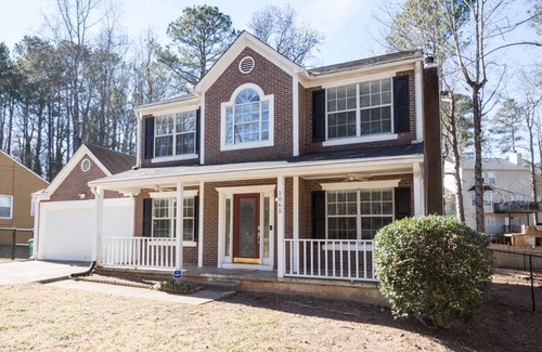 Lithonia Haus | A home away from home close to Stone Mountain Park, Decatur and Atlanta.