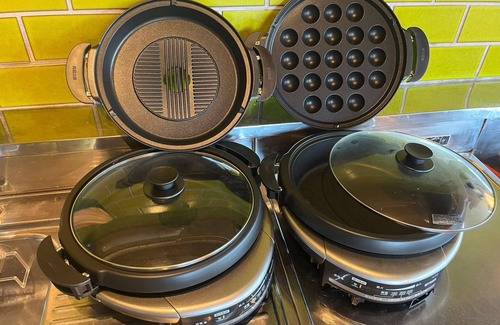 Oamishirasato Villa | A house with a large garden and a detached house.