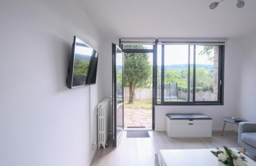Orsay Wohnung | A la meulière d'Orsay, vue sur la vallée, au calme